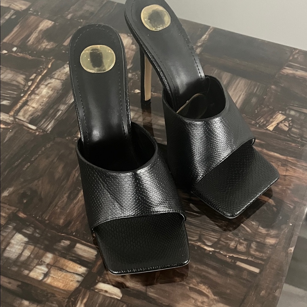Aldo Black Leather Open-Toe Heels